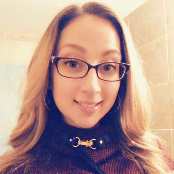 Meet your Posher, Kara - Picture 1 of 1
